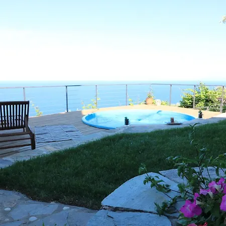 Holiday home Fakistra's Blue House