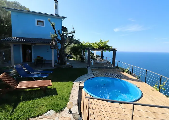 Fakistra's Blue House * Tsagarada