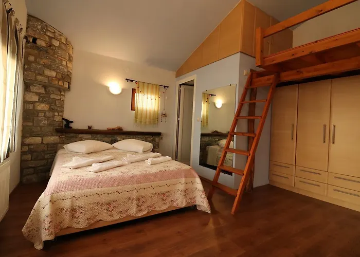 Fakistra's Blue House * Tsagarada